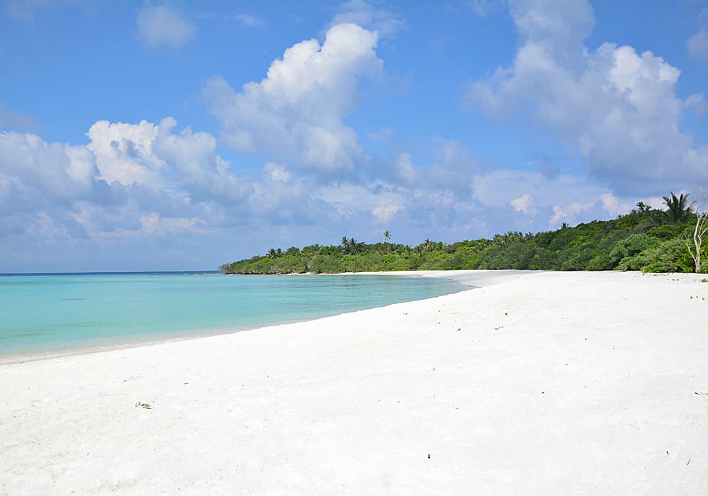 Hanimaadhoo - beach 01